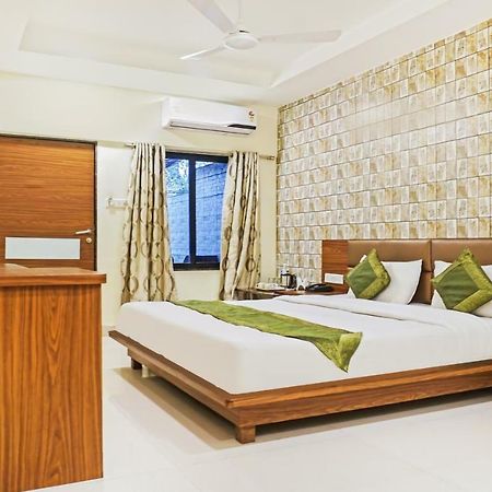 Hotel Lions Den 罗纳瓦拉 外观 照片