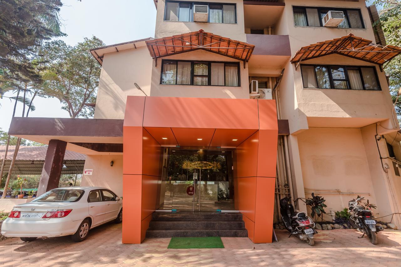Hotel Lions Den 罗纳瓦拉 外观 照片