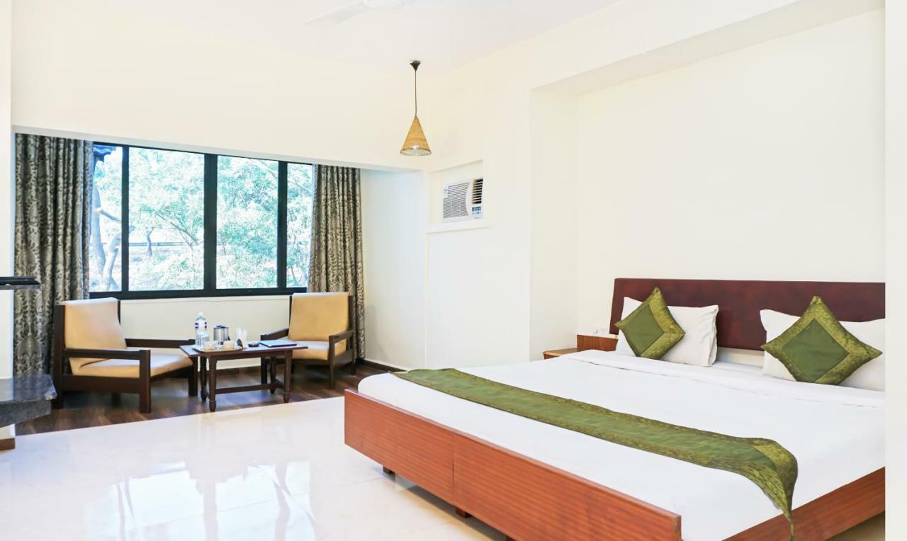 Hotel Lions Den 罗纳瓦拉 外观 照片